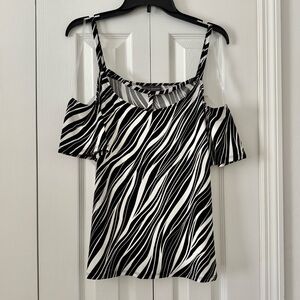 NWT BOLD Elements Black and White Cut Out Cold ShoulderTop Size XL